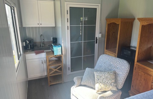 Fresno Apartamento | Charming studio with WiFi and AC in lovely Fresno