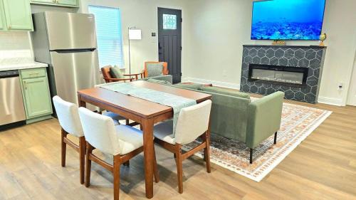 Mobile Casa | Charming & Stylish in Mid-Town