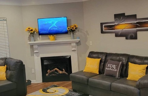 Cliftondale Casa | Charming & Stylish TH mins away from Atl Airport