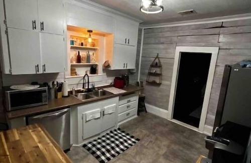 Mena Casa | Charming Summer Peak Getaway