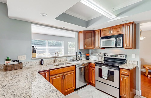Port Saint Lucie Casa | Charming & sun-soaked coastal getaway with generous yard, patio, W/D, & AC