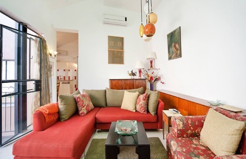 Neve Tzedek Apartamento | Charming Sunny Haven with Balcony by Sea N Rent