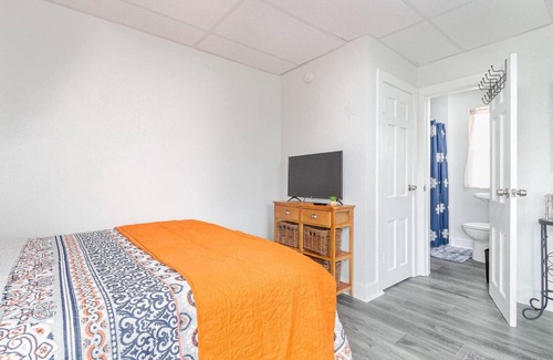 Sturgis Apartamento | Charming Super Saver Studio Apartment MISTNO401-4