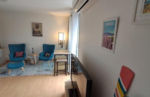 Hyeres City Centre Apartamento | Charming T1 with balcony in Hyères