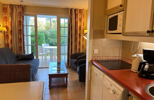 Behobie Apartamento | Encantador T2 con Piscina y Parking, Cerca de Hendaya