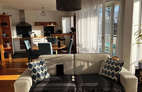 Annecy-le-Vieux Apartamento | Charming T2 with sunny balcony 10 min from lake and town center