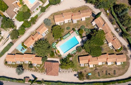 La Roque-sur-Pernes Casa | Charming T3 Bastidon in residence