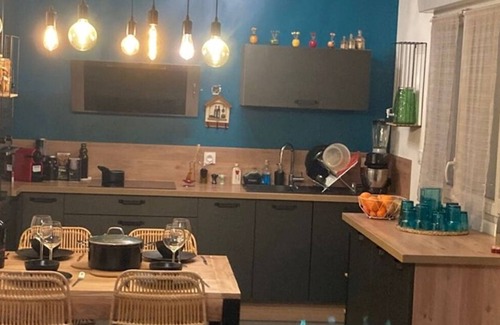 Bourg Pelousiere Apartamento | Charming T3 in a quiet area + Garden & Terrace + Parking