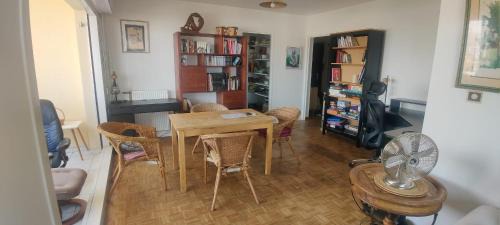 Mazargues Apartamento | Charming T3 with balcony and view