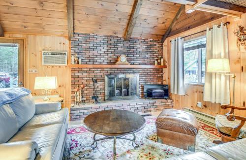 Chocorua Ski and Beach Casa | Charming Tamworth Cabin with Grill and Fireplace