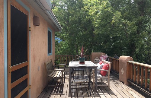 Taos Apartamento | Encantador estudio de taos en los árboles
