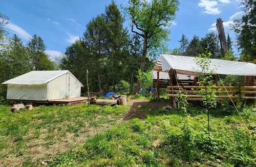 Nipissing Alquiler De RV | Charming Tent with Outdoor Kitchen and Outhouse, 30min drive to North Bay.