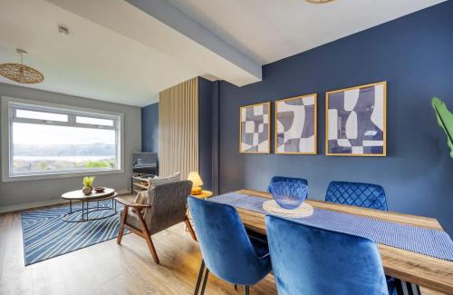 Dumbarton Casa | Charming Terrace House for Relaxing Retreat