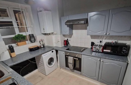 Woodberry Down Apartamento | Charming Three Bedroom 5 double Bed Apt in London
