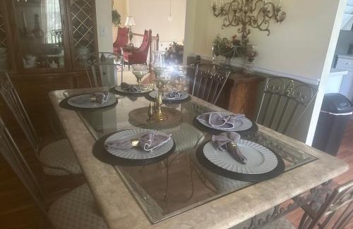 Lithonia Casa | Charming Three Bedroom in Arbor Links