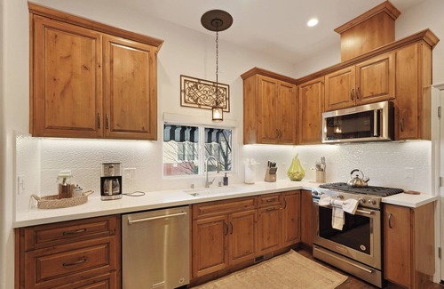 Lodi Casa | Charming Three bedroom Luxury Oasis