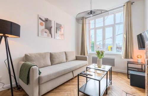 Marcq-en-Baroeul Apartamento | Charming through-apartment renovated and equipped!