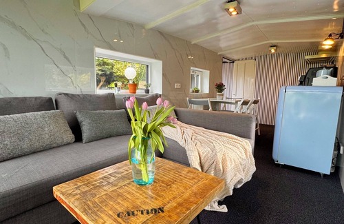 Wilnis Casa | Private Nature Lodge at Dike rodeado de agua