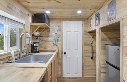 Dripping Springs Casa | Charming Tiny House in Dripping Springs w/ Grill, Fire Pit & Views