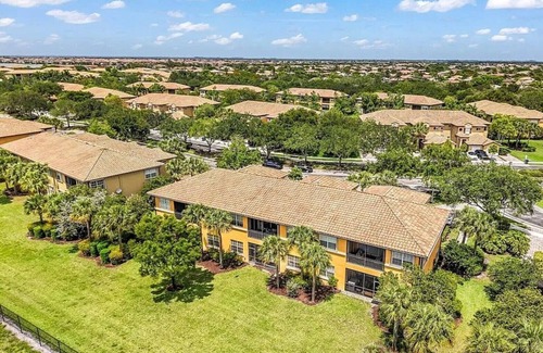 Parkland Casa | Charming townhome 3BR - Gated, Trails, Pool & Balcony, Resort Style Location.