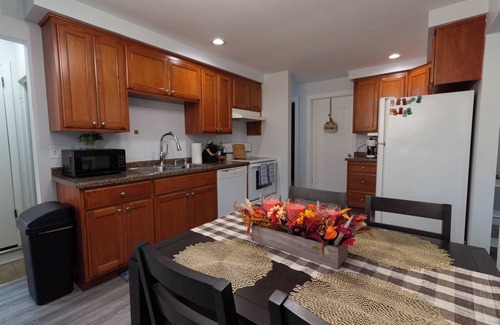Appleton Casa | Charming townhome in Appleton with WiFi, 28 minutes away from Lambeau Field!