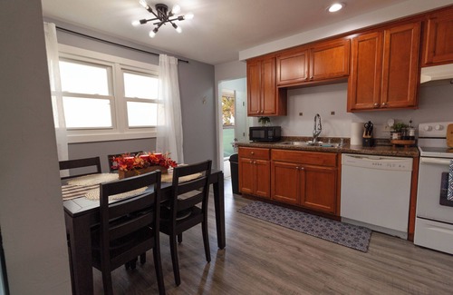 Appleton Casa | Charming townhome in Appleton with WiFi, 28 minutes away from Lambeau Field!