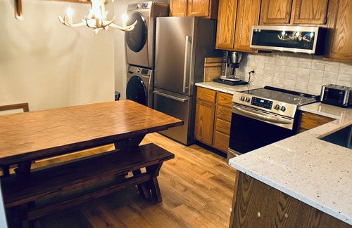 Ellicottville Casa | Charming townhome w.sauna in Ellicottville - walk or shuttle to Holiday Valley