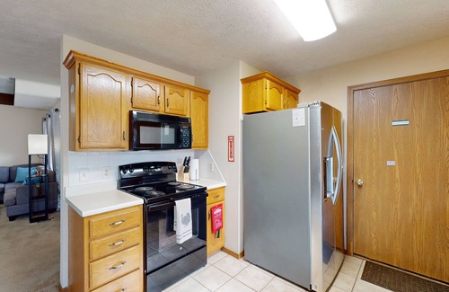 Brookline Station Casa | Charming townhome with private deck, w/d, central air & close to attractions