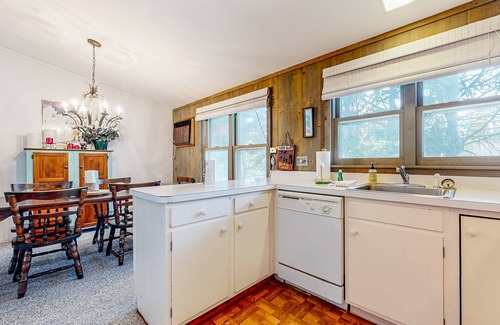 Cranmore Birches Casa | Charming townhome with pool, fireplace, skiing, fast WiFi, & washer/dryer
