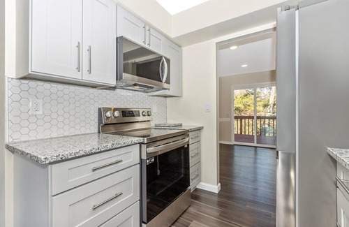 Germantown Casa | Charming Townhouse in Germantown, MD - Sleeps 10