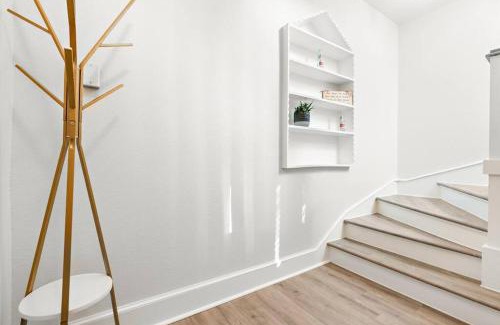 Austin Ave. Casa | Charming Townhouse in Downtown Waco!