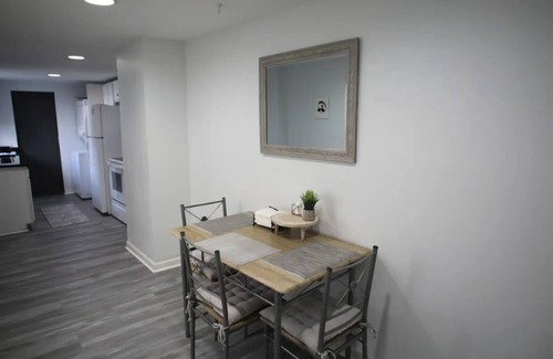 Canton Casa | Charming Townhouse in Baltimore City NO PET FEE