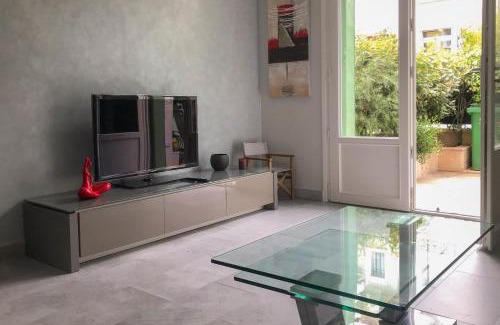 Amerique Casa | Charming townhouse with garden in the City of Love