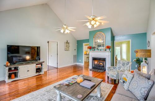 Trenton Casa | Charming Trenton Home with Mtn Views and Patio!