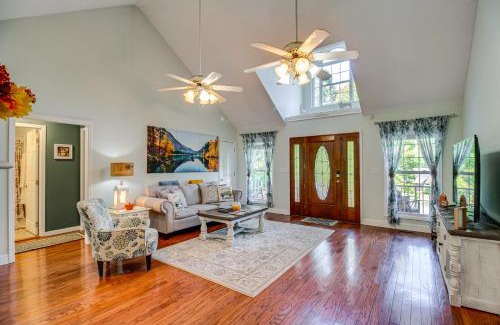 Trenton Casa | Charming Trenton Home with Mtn Views and Patio!