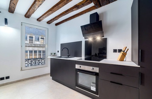 Melun Apartamento | Charming Triplex Hypercenter