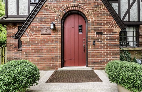 Burns Park Casa | Charming Tudor in the heart of Ann Arbor MI