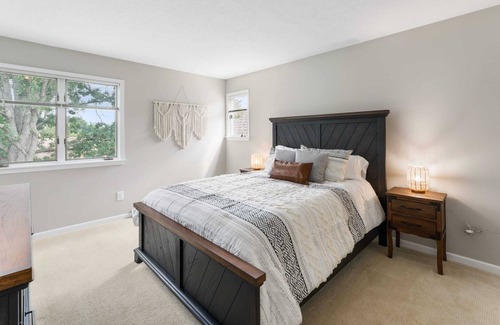 Granger Casa | Charming Tudor Near Notre Dame - Granger Retreat