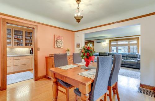 Greenwood Apartamento | Charming Tudor-Style Rental Near Green Lake!