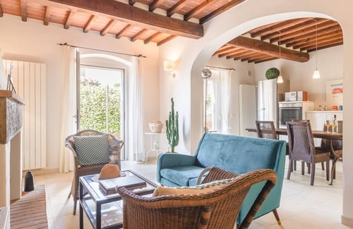 Camucia Casa | Charming Tuscan Retreat: Borgo La Fonte