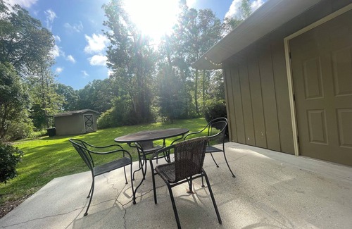 Magnolia Springs Casa | Charming two bedroom cottage steps away from Magnolia River in Magnolia Springs