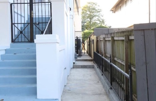 Milan Apartamento | Charming two-bedroom apartment in Historic Uptown New Orleans w/Wi-Fi, AC, Hulu