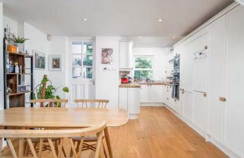 Shepherd's Bush Casa | Charming Two-Bedroom in Shepherds Bush