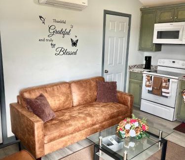 Autaugaville Apartamento | Charming two bedroom duplex apartment
