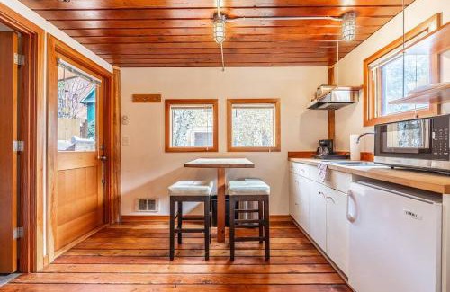 Broadway Casa | Charming two-level retreat in Capitol Hill - Foxglove Inn