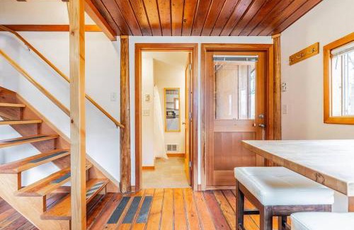 Broadway Casa | Charming two-level retreat in Capitol Hill - Foxglove Inn