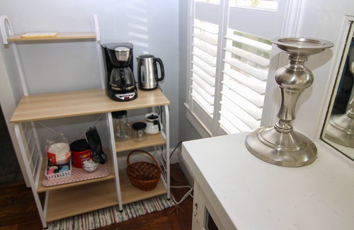 Land Park Casa | Charming Two Room Bungalow with Patio and Backyard Near Downtown