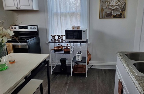 Roselawn Finance Apartamento | Charming Unit, Free Laundry & Parking12 minutes to Downtown