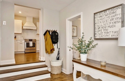 Saint Davids Casa | Charming & Updated 1895 Walk-to-Wayne Home