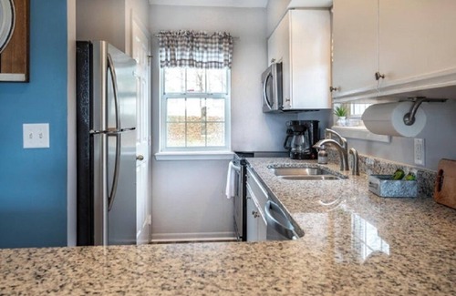 Branson Condominio | Charming Updated 2-bedroom condo- Holiday Hills Resort Branson-family amenities!